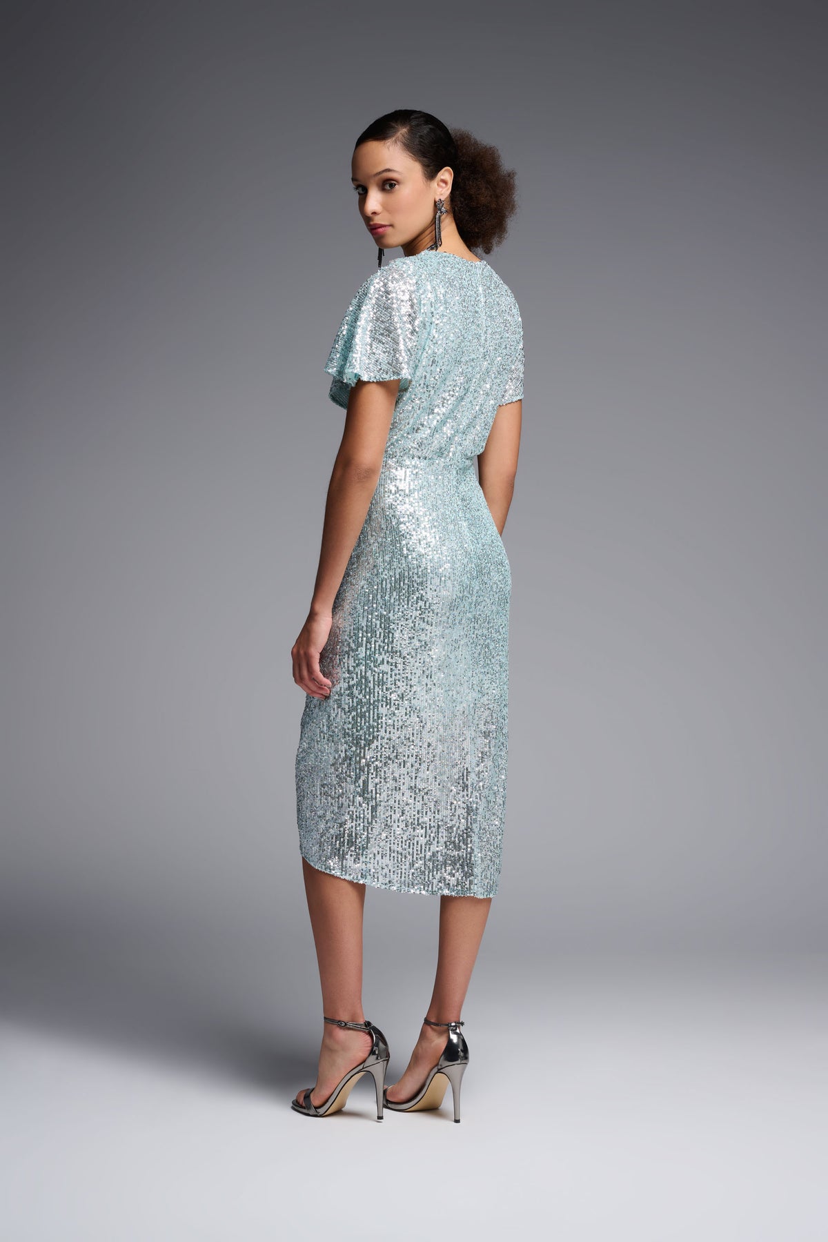 shoes for silver sequin dress Can I Wear Silver Dress and White Shoes