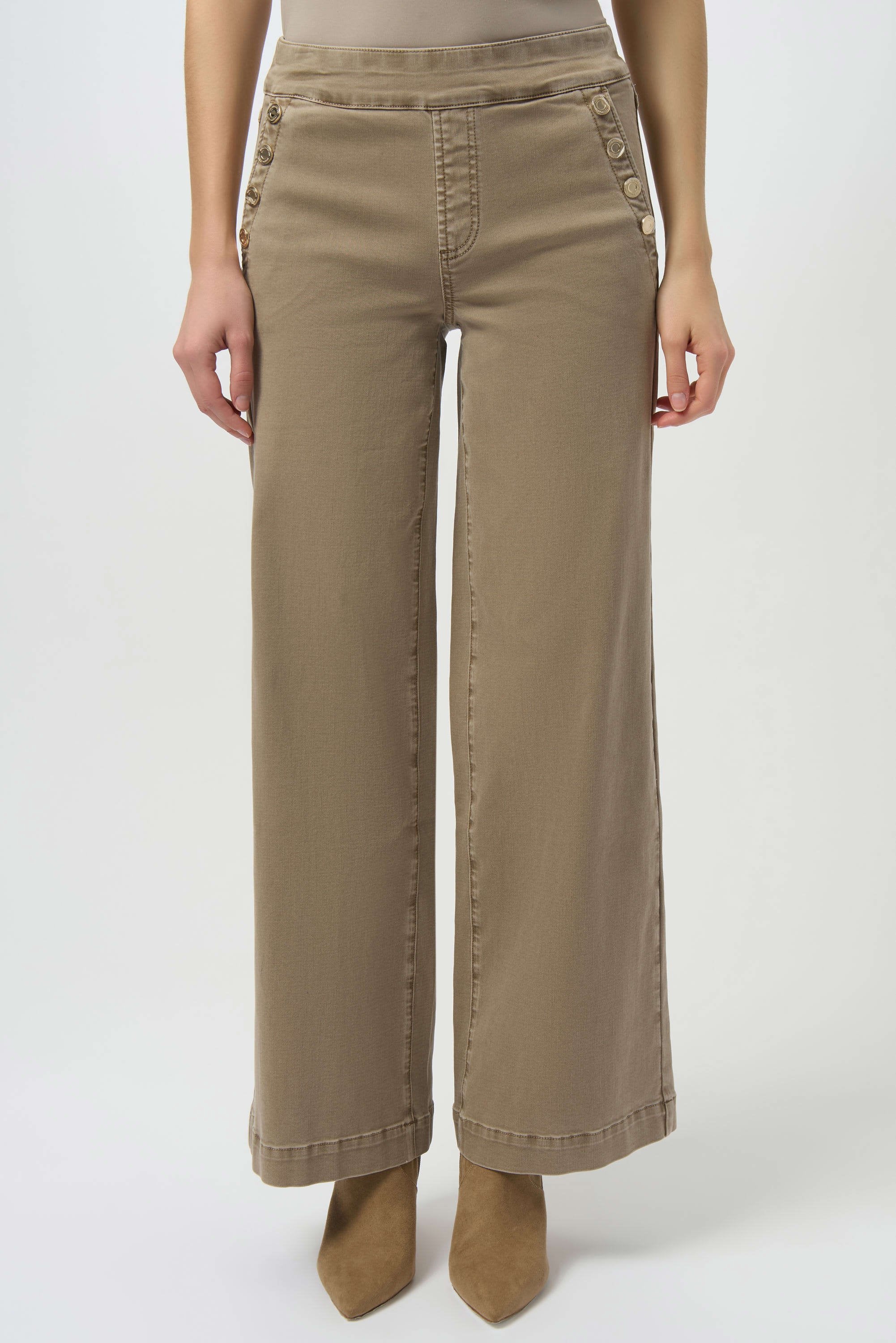 Classic Wide Leg Pull-On Jeans (254919)
