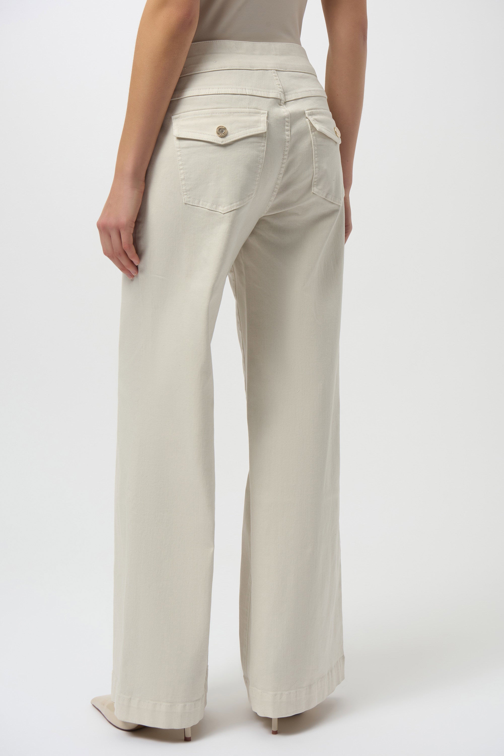 Classic Wide Leg Pull-On Jeans (254919)