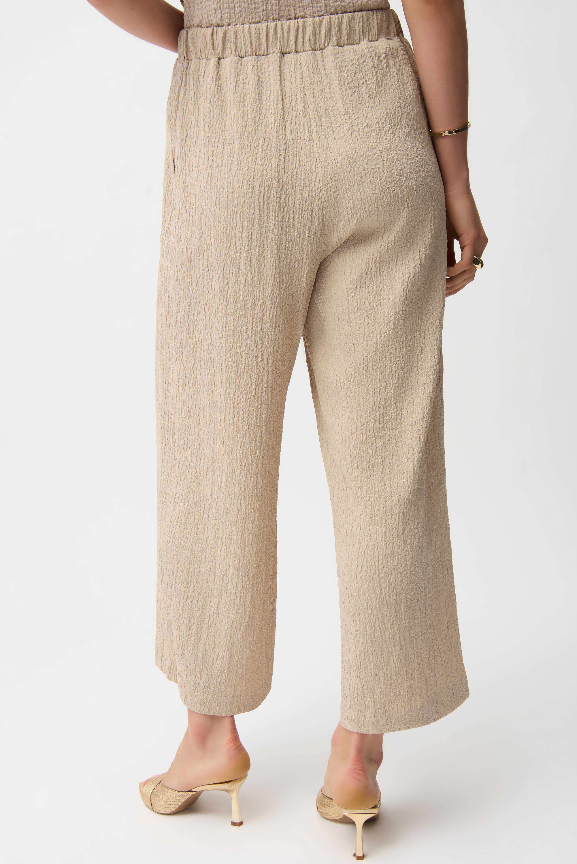 Seersucker Pull-On Crop Pants With Front Pockets (261197)