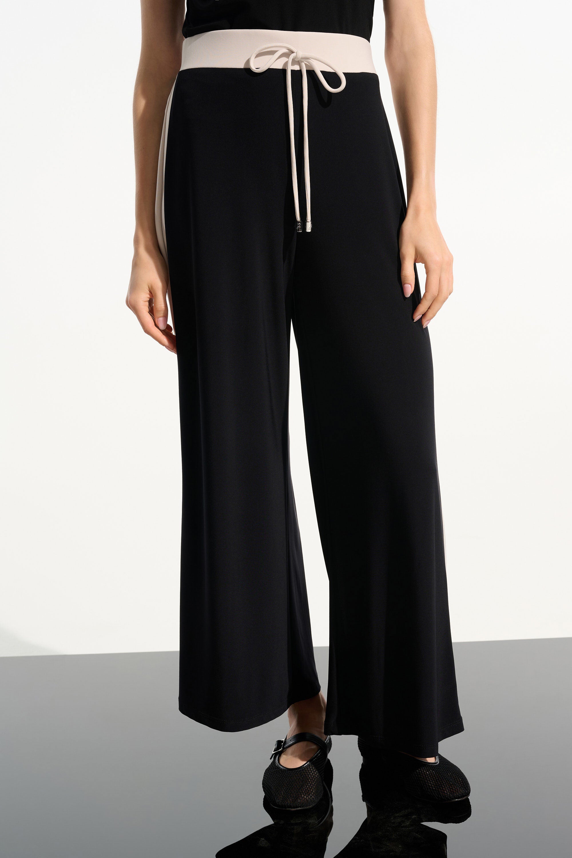 Silky Knit Color Block Wide Leg Pull-On Pants (261612)
