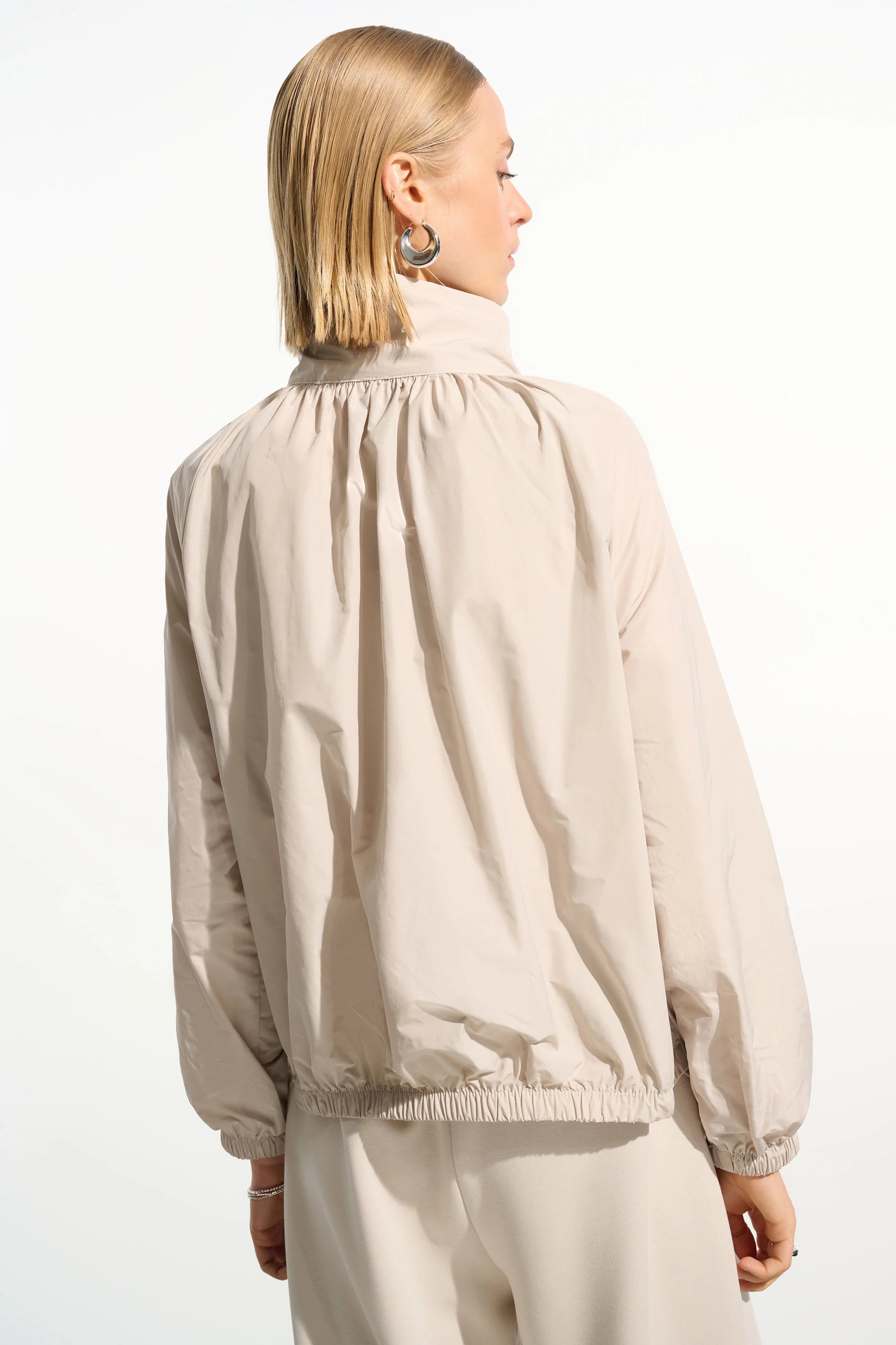 Memory Cocoon Outdoor Jacket With Funnel Collar (261613)