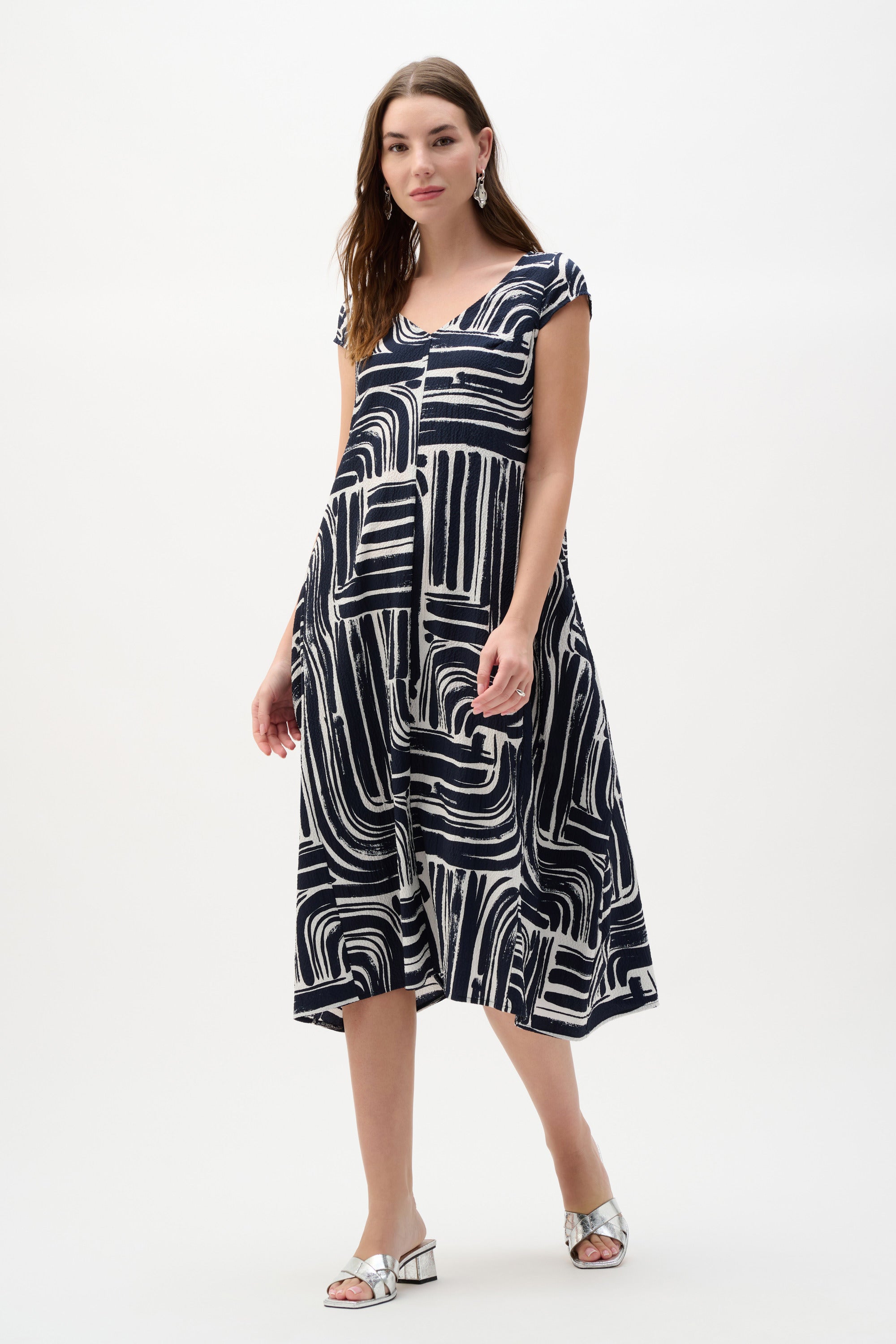 Woven Seersucker Abstract Print Cocoon Dress (262112)
