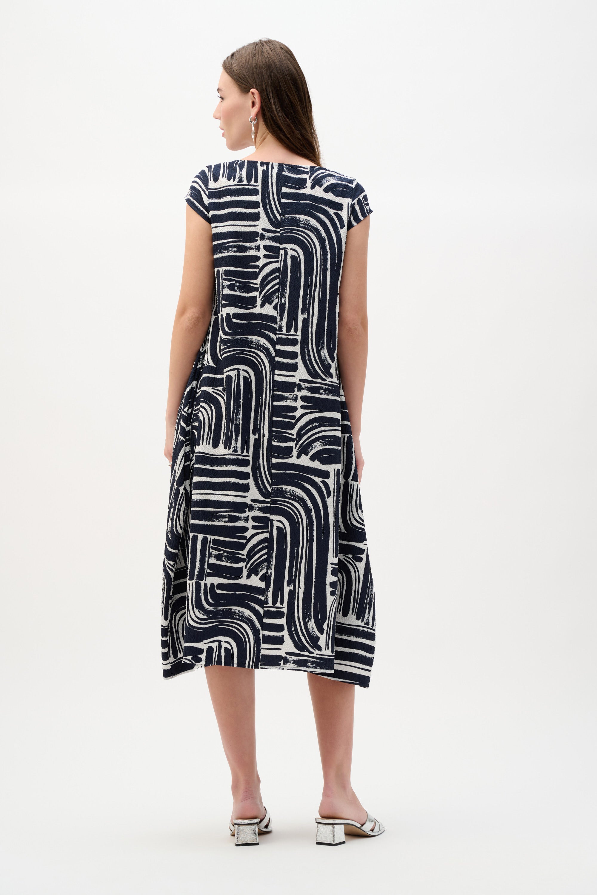 Woven Seersucker Abstract Print Cocoon Dress (262112)