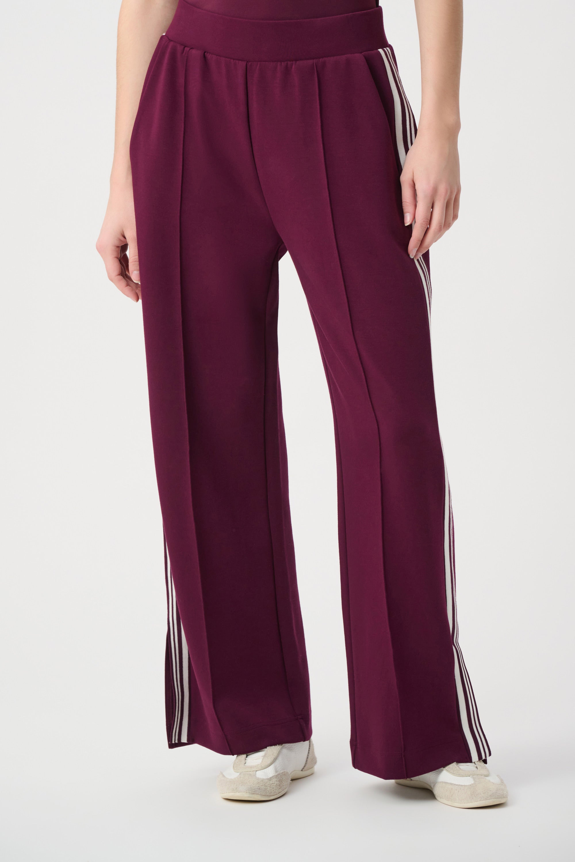 Pin-Tuck Wide-Leg Jogger (264612)