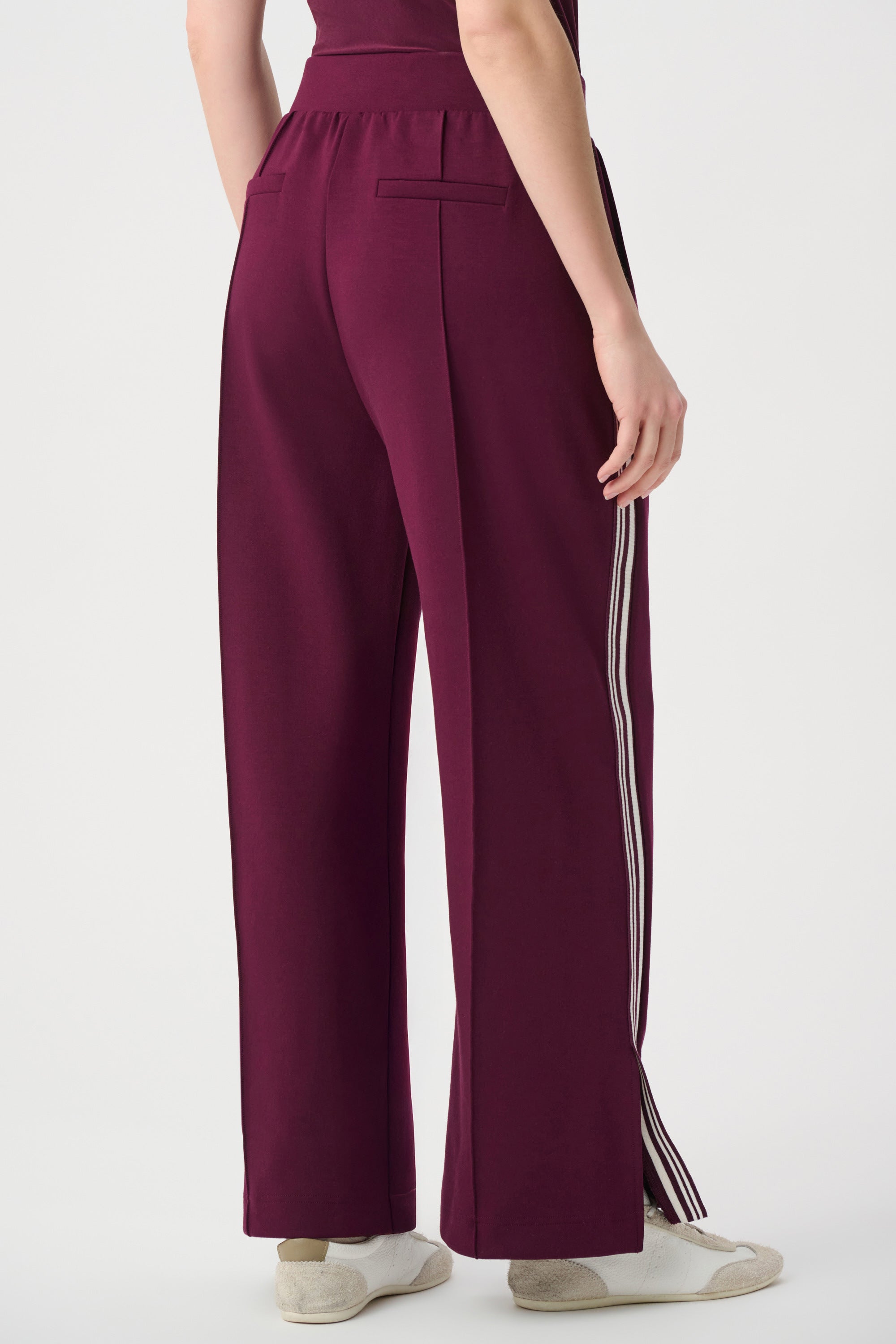 Pin-Tuck Wide-Leg Jogger (264612)