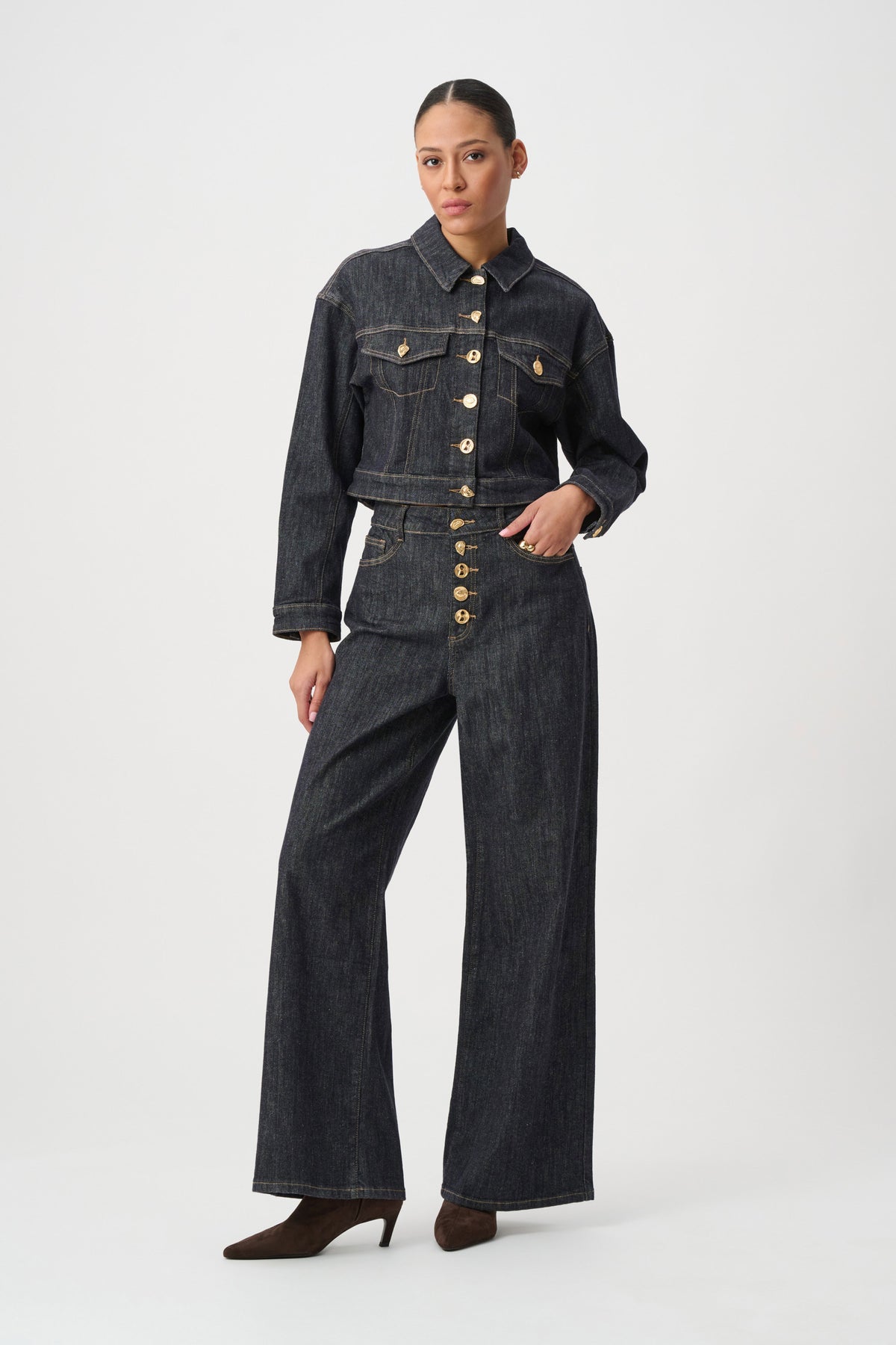 Statement Buttons Cropped Denim Jacket (264900)