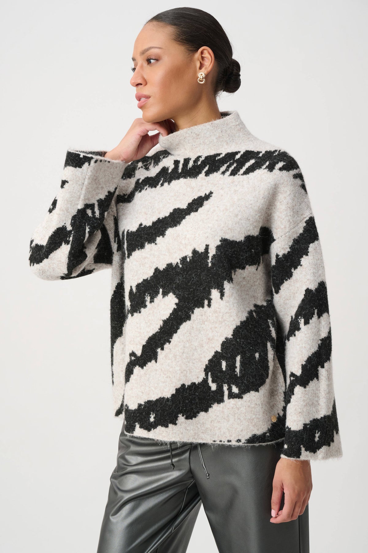 Animal Print Mock Neck Pullover (264936)