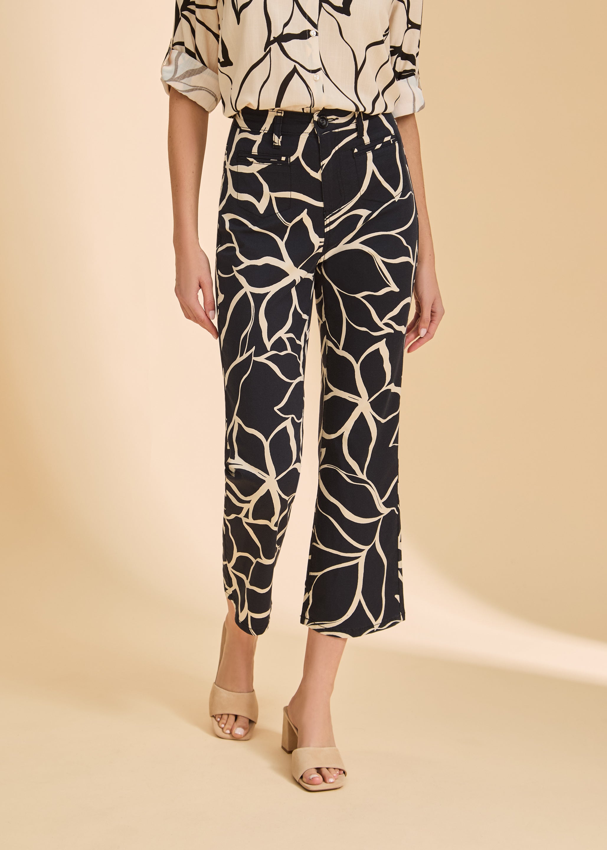 Light Weight Twill Suzanne Printed Boot Crop (6808924)