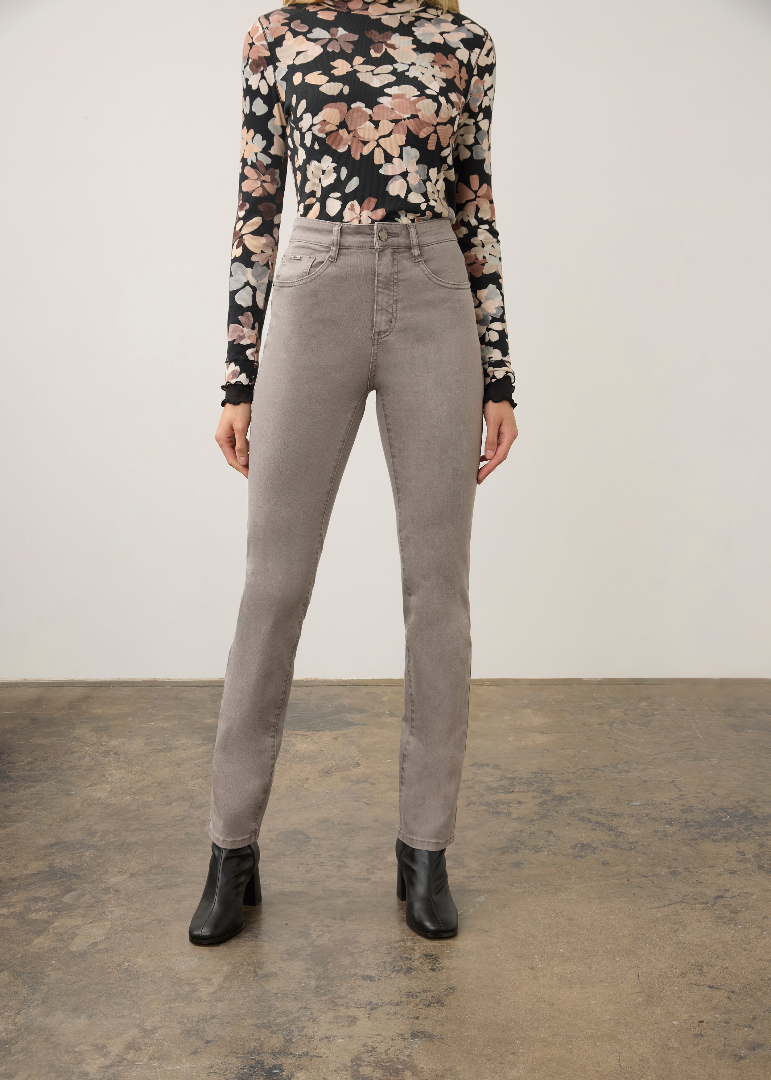 Suzanne Straight Leg (6864511)
